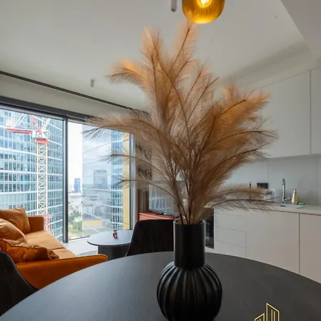 Towarowa Towers Apartment