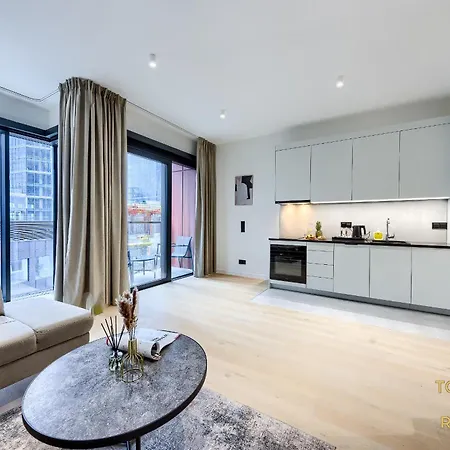 Towarowa Towers * Βαρσοβία