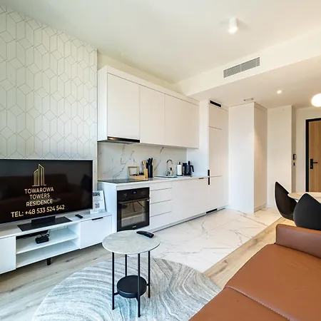 Towarowa Towers Apartmán